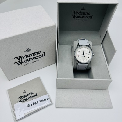 Часы Vivienne Westwood
