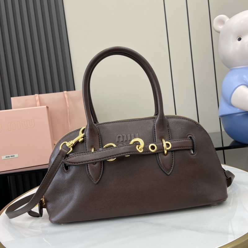Сумка Miu Miu с золотой фурнитурой