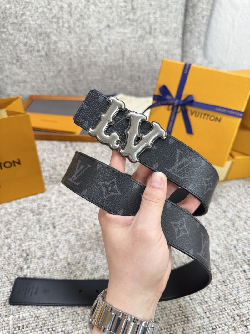 Ремень Louis Vuitton с пряжкой LV