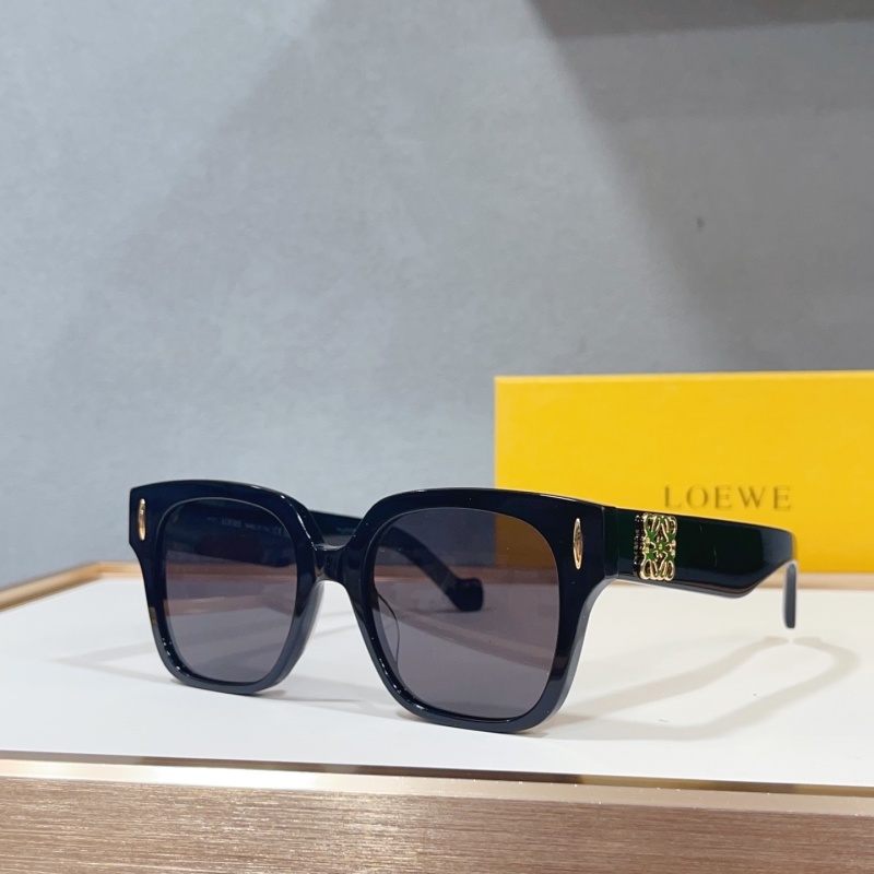 Солнцезащитные очки LOEWE LW50069I