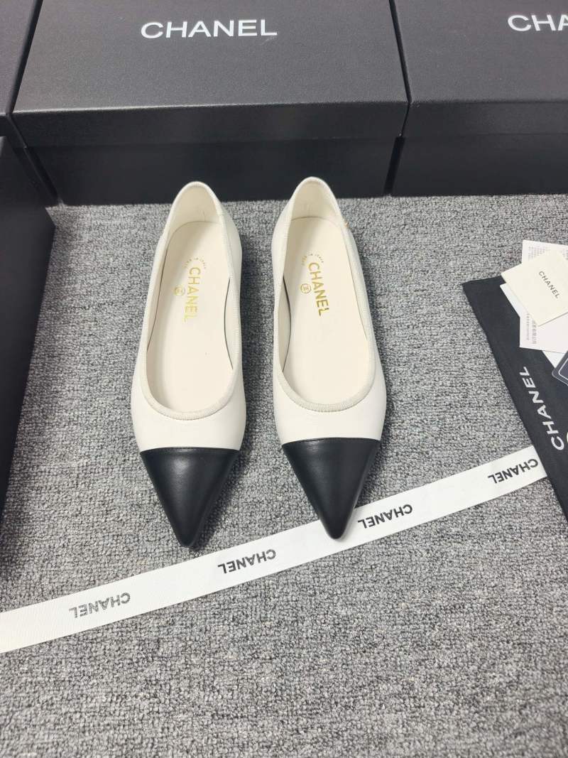 Женские туфли классические на плоской подошве Chanel