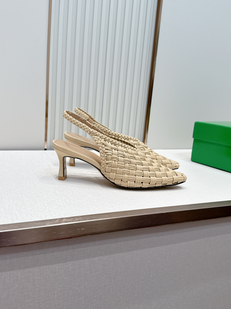 Плетеные женские босоножки на каблуке Bottega Veneta