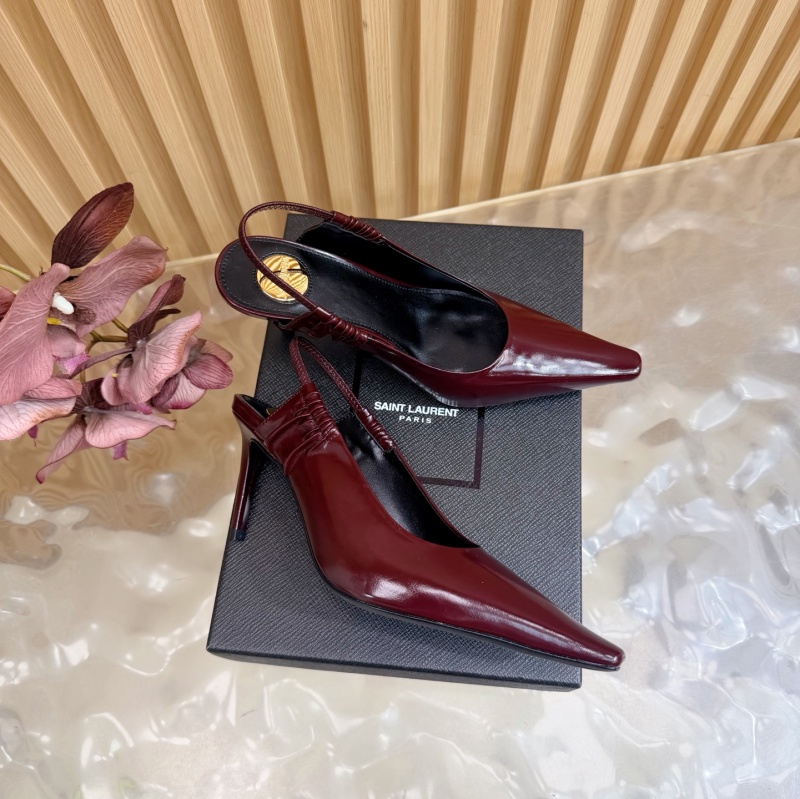 Женские лаковые туфли с ремешком на заднике Saint Laurent