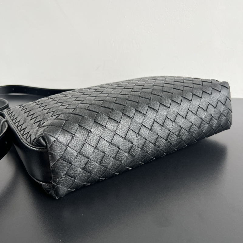 Сумка Bottega Veneta Traveller из плетеной кожи