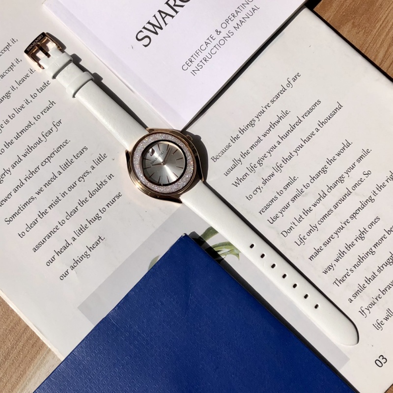 Часы Swarovski