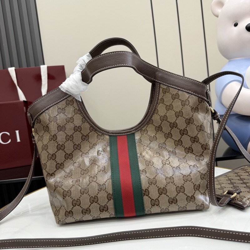 Сумка Gucci с монограммой и ремешком