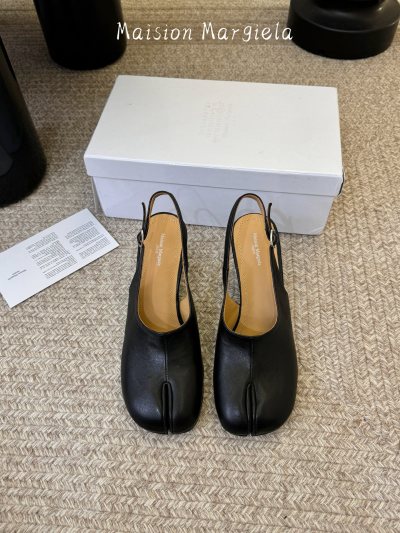 Черные мюли Maison Margiela MM6 с разрезом на мыске