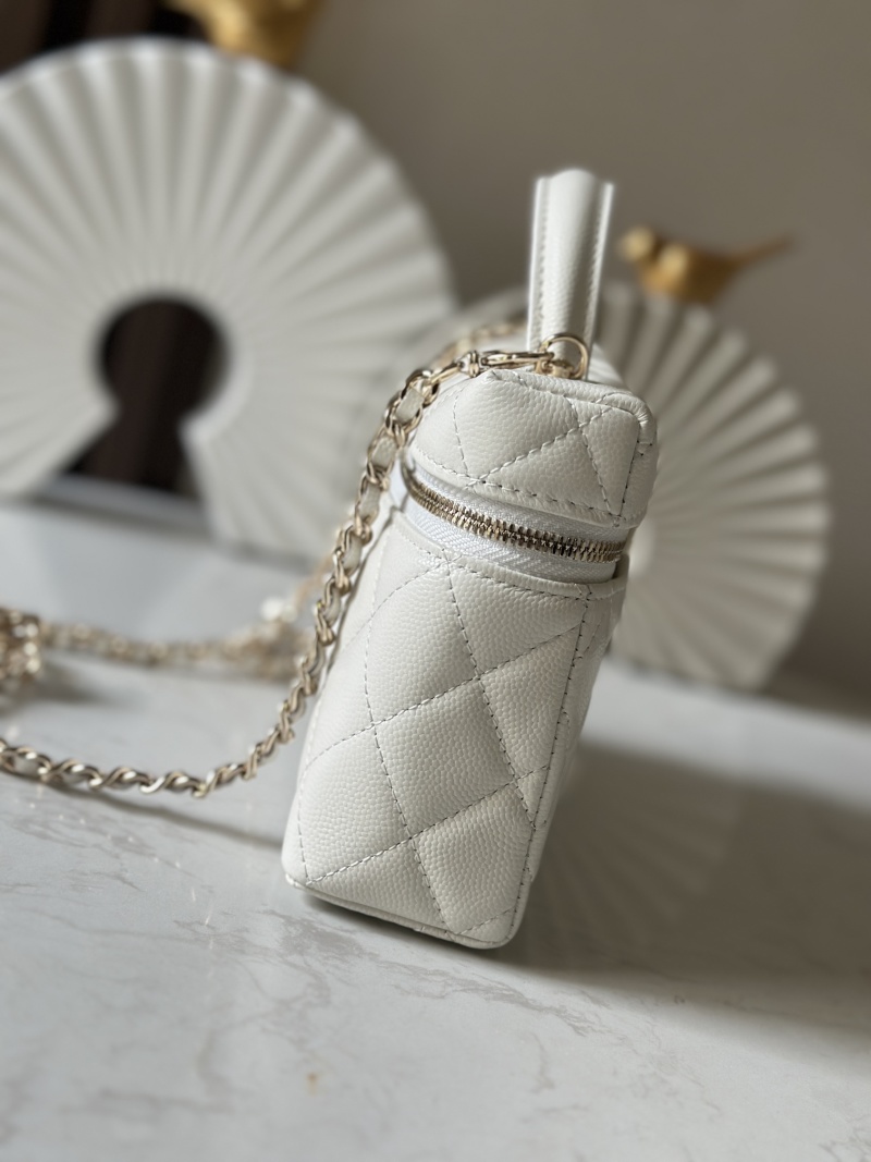 Сумка-коробочка Chanel, отдел для смартфона