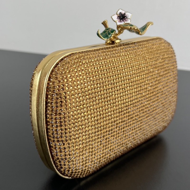 Вечерний клатч с камнями и цветочным декором Bottega Veneta