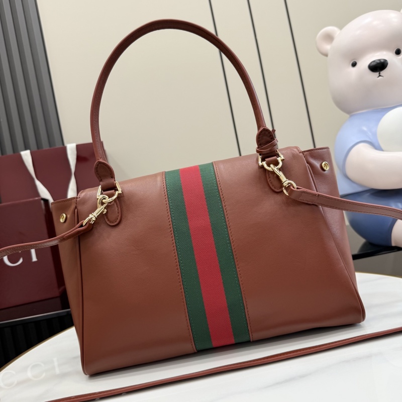 Дамская кожаная сумка Gucci с пряжкой