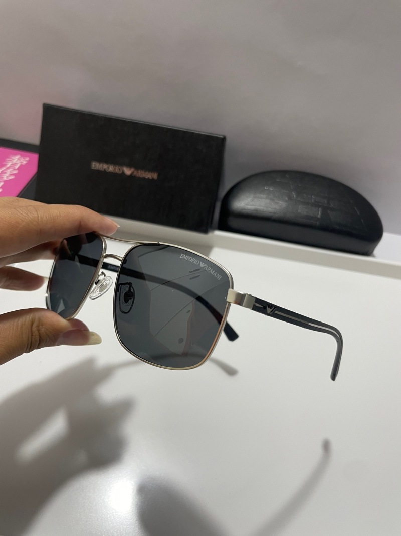 Солнцезащитные очки EMPORIO ARMANI поляризованные унисекс
