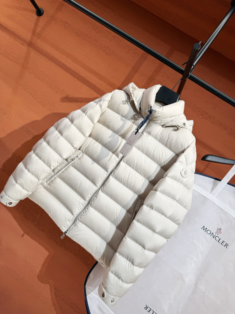 Пуховик Moncler