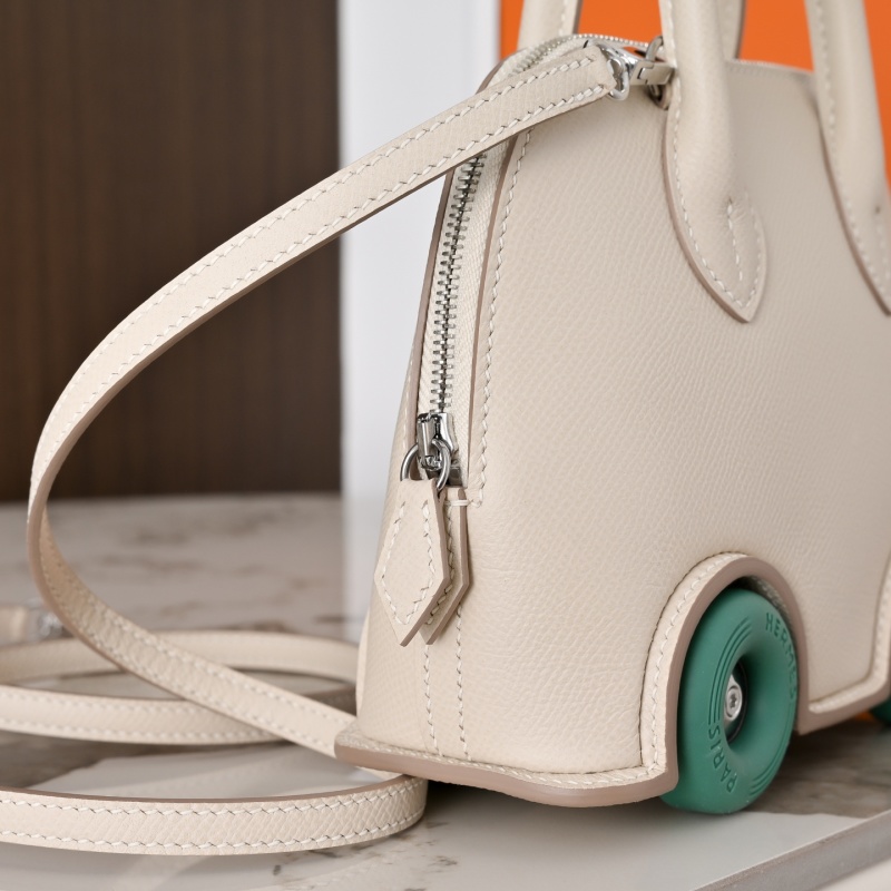 Сумка-баул на колесах молочного цвета из французской кожи Epsom Hermès