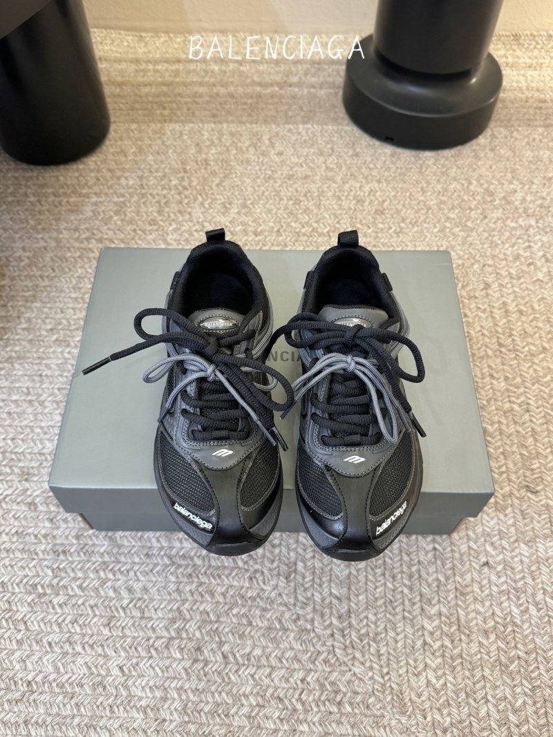 Кроссовки Balenciaga Rader
