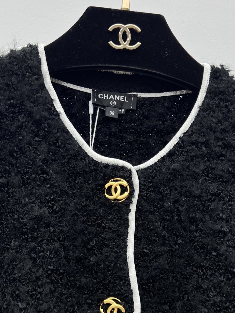 Короткий женский кардиган из мохера с контрастной отделкой Chanel