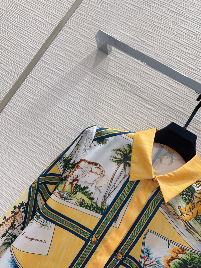 Блузка Gucci из шелка с принтом Сафари