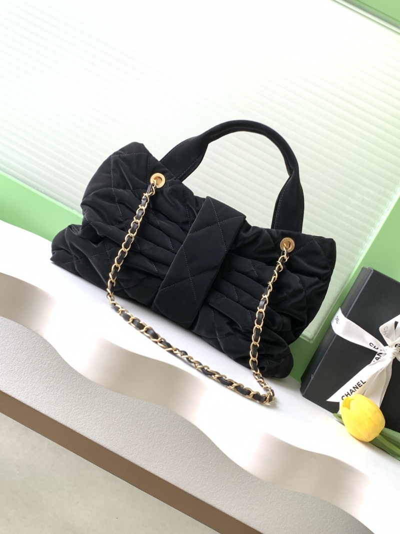 Стильная черная сумка с декоративным бантом и цепочкой Chanel