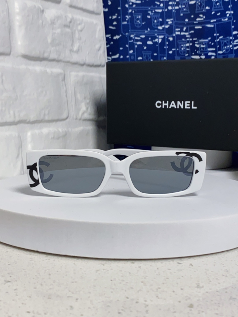 Солнцезащитные очки Chanel P90 белые