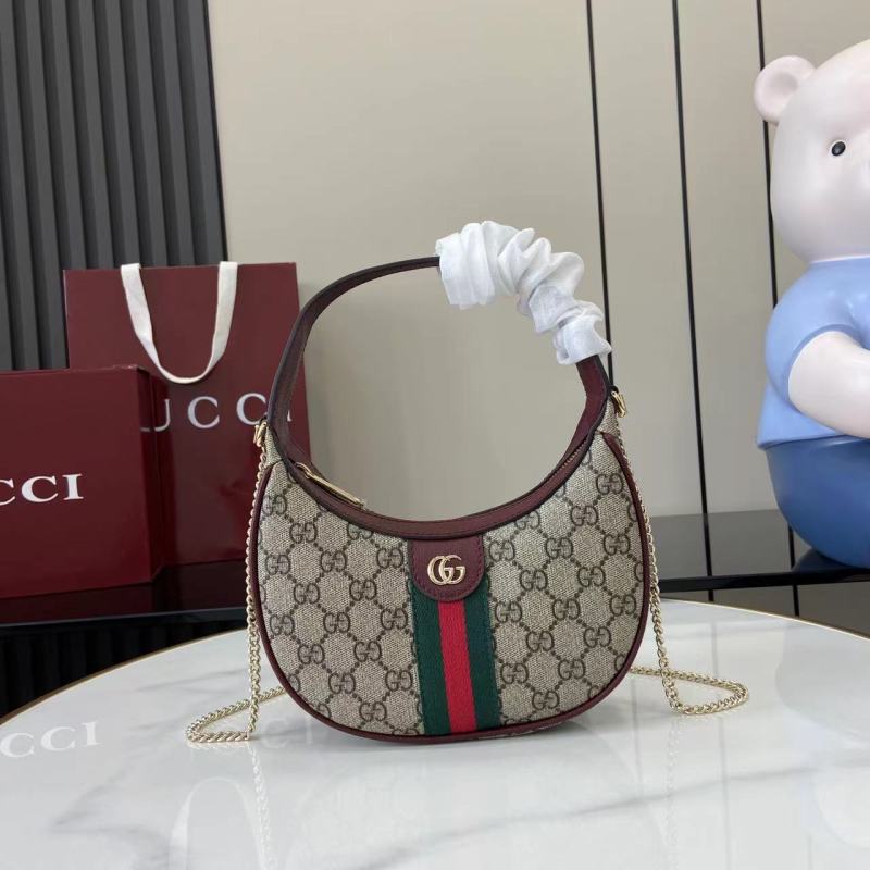 Сумка Gucci с монограммой и цепочкой