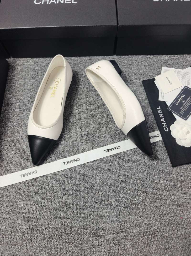 Женские туфли классические на плоской подошве Chanel