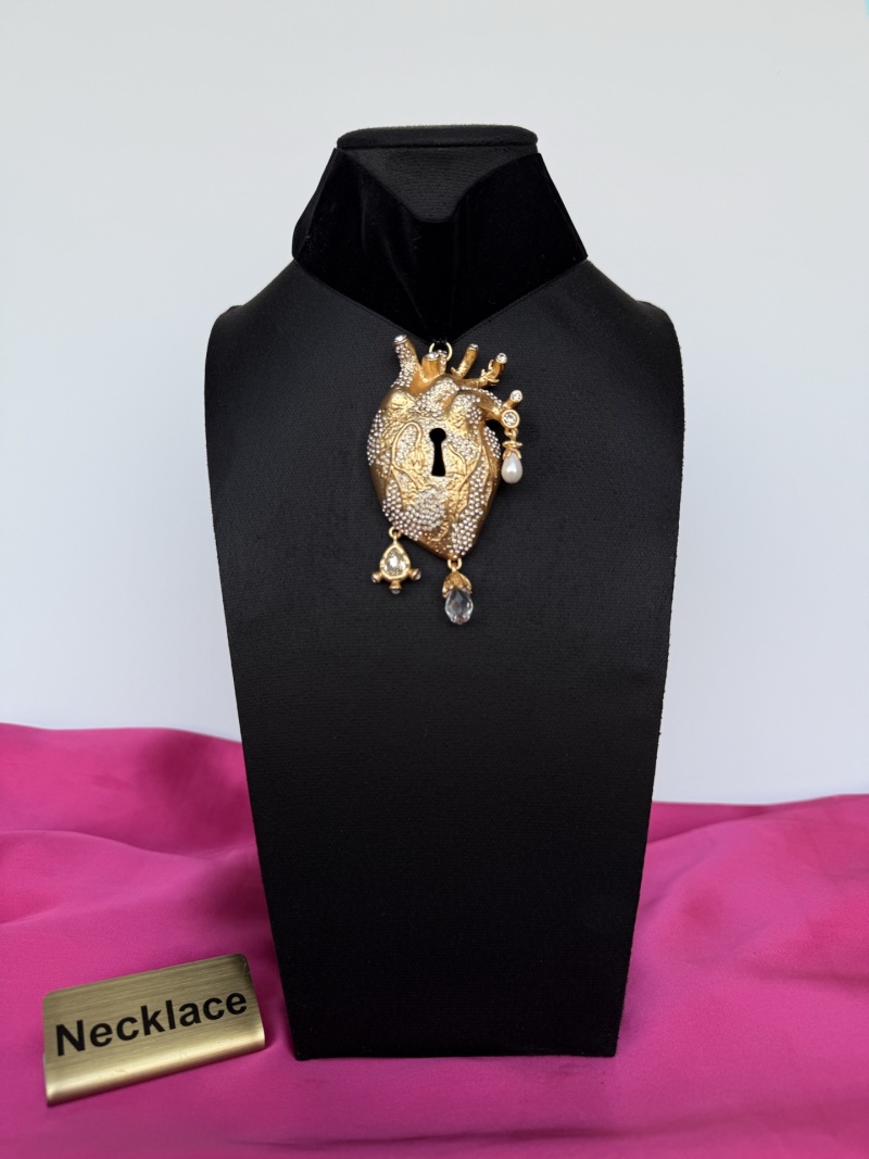 Колье в виде сердца с ключом Schiaparelli