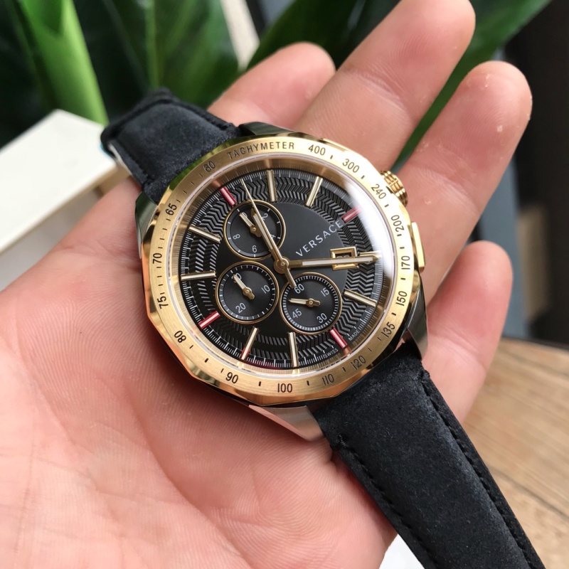 Часы Versace
