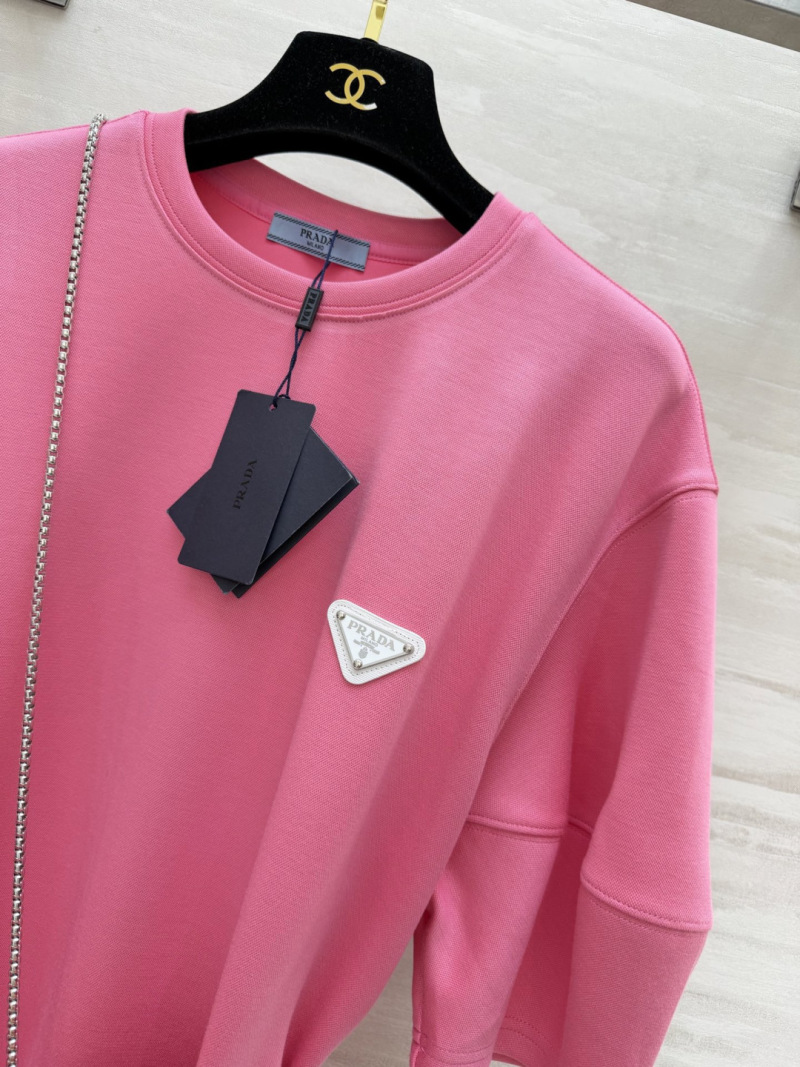 Розовое повседневное платье-туника с треугольным логотипом Prada
