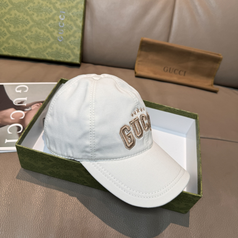 Бейсболка с вышивкой Gucci