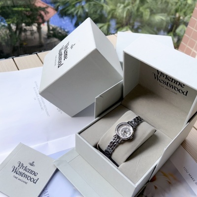 Часы Vivienne Westwood