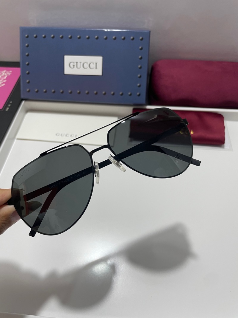 Поляризационные солнцезащитные очки Gucci, унисекс