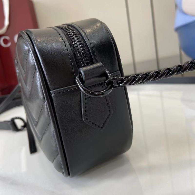 Черная сумка Gucci с логотипом GG