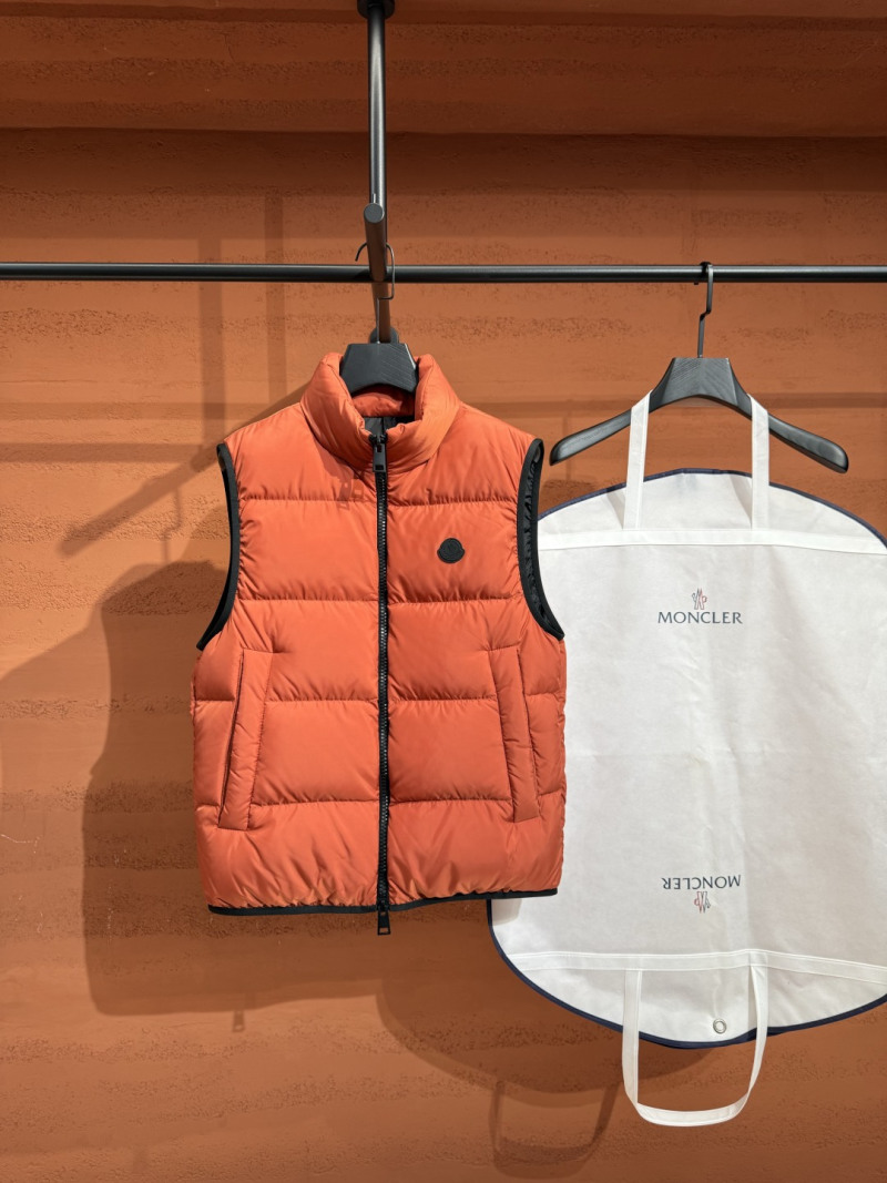 Жилет Moncler