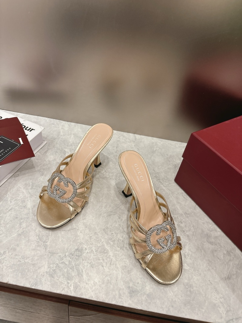 Женские босоножки на высоком каблуке с декором в виде цепи Gucci