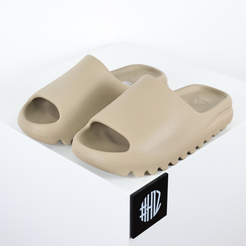 Сандалии Yeezy Slide Soot