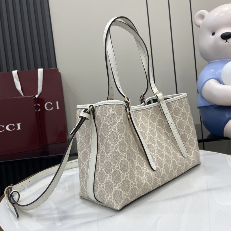 Сумка Gucci с монограммой и ремешком