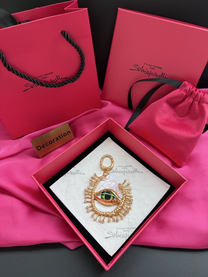 Подвеска Schiaparelli в виде глаза