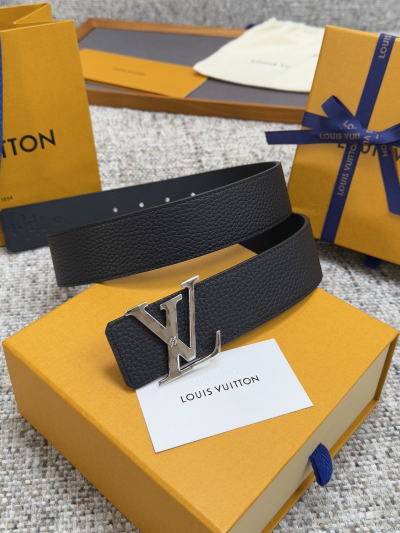 Ремень Louis Vuitton двусторонний с пряжкой LV