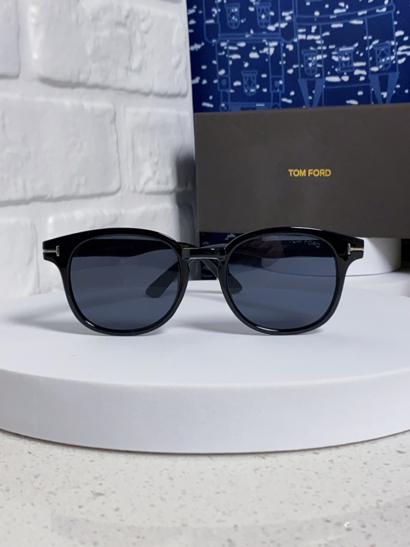 Солнцезащитные очки Tom Ford