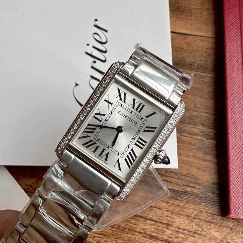 Часы Cartier Tank Must