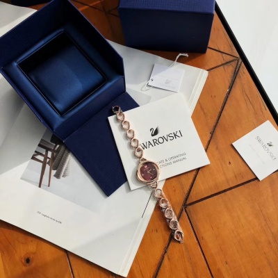Часы Swarovski