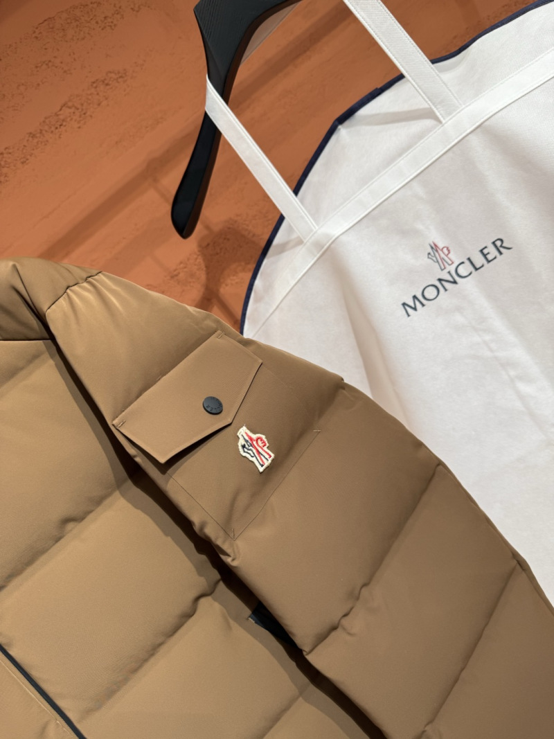Пуховик Moncler
