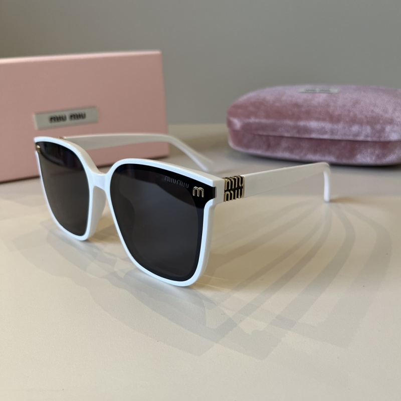 Солнцезащитные очки MiU MiU