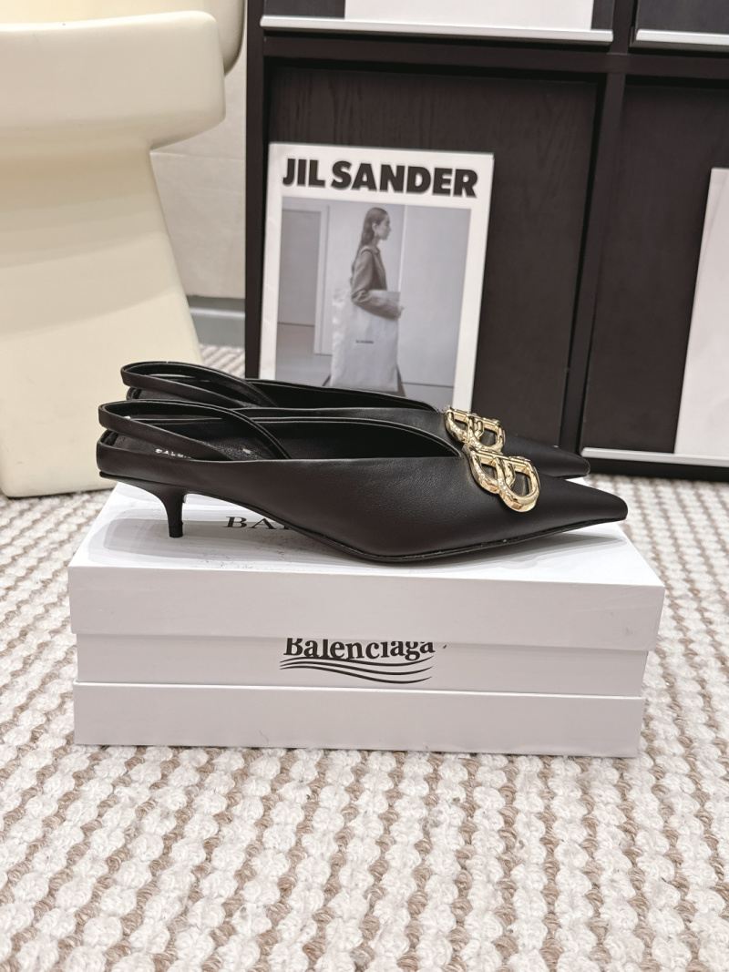 Женские черные туфли с золотым логотипом Balenciaga
