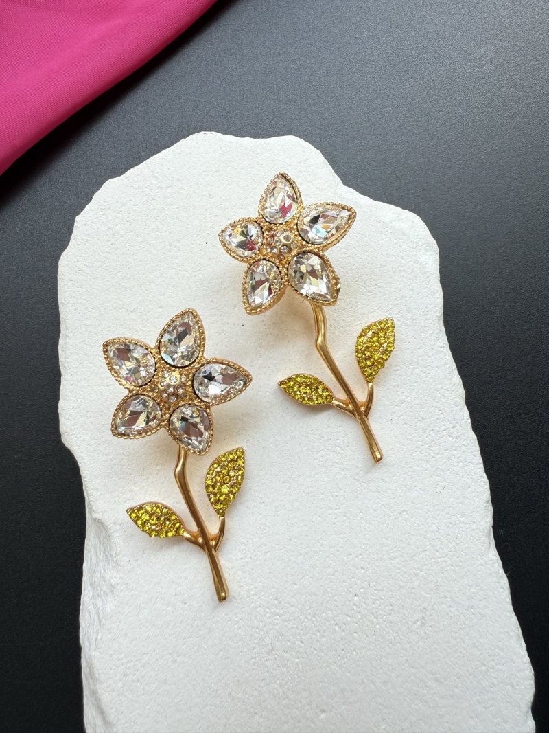 Серьги в виде цветка с кристаллами Schiaparelli