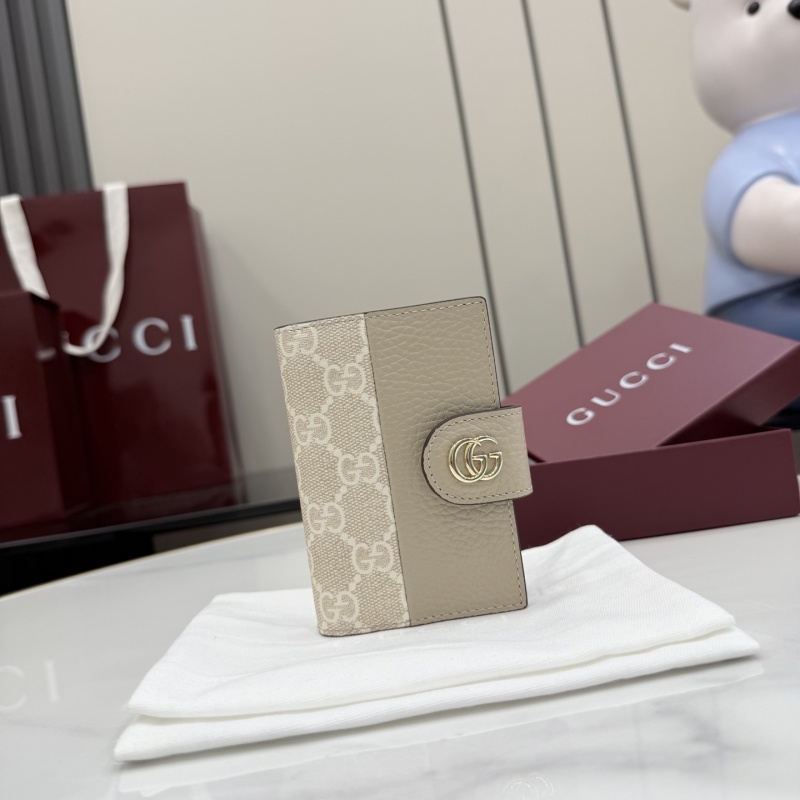 Портмоне Gucci с монограммой и пряжкой