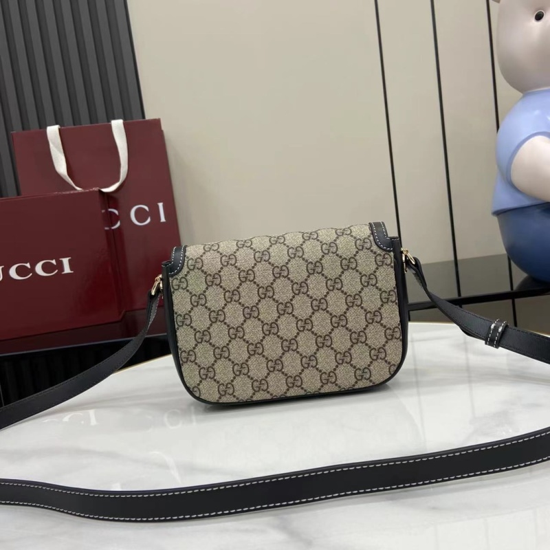 Сумка Gucci с монограммой и фурнитурой