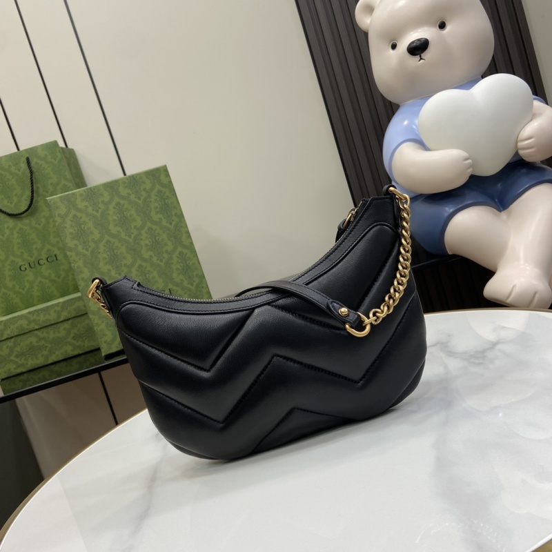 Черная сумка Gucci с цепочкой