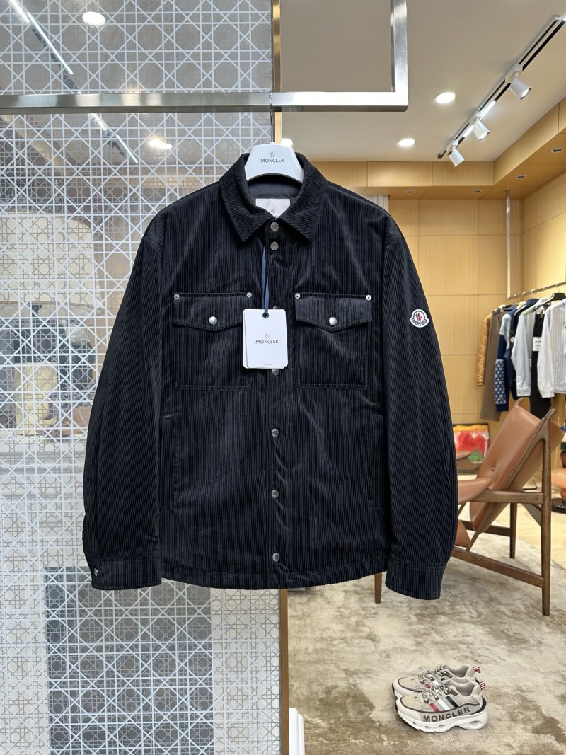 Пуховик Moncler