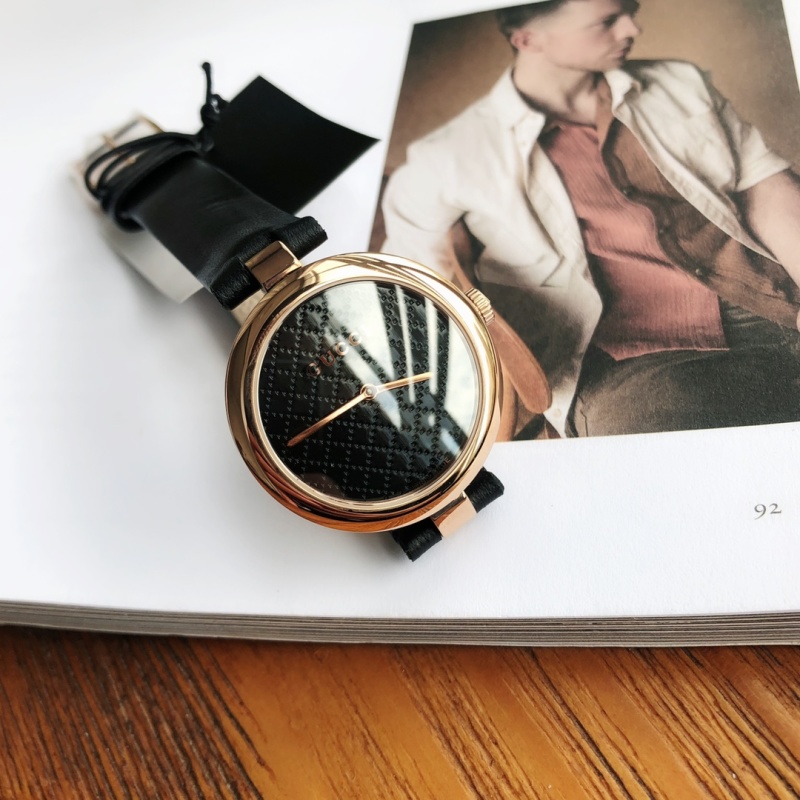 Часы Gucci