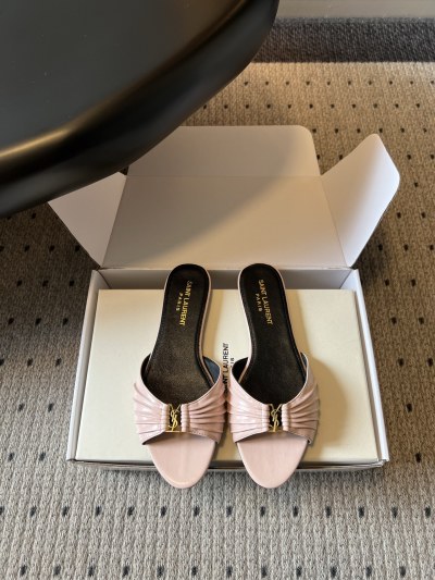 Босоножки Saint Laurent женские розовые